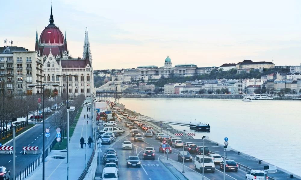 Κορωνοϊός: H Oυγγαρία "ψηφίζει" το ρωσικό εμβόλιο sputnik V